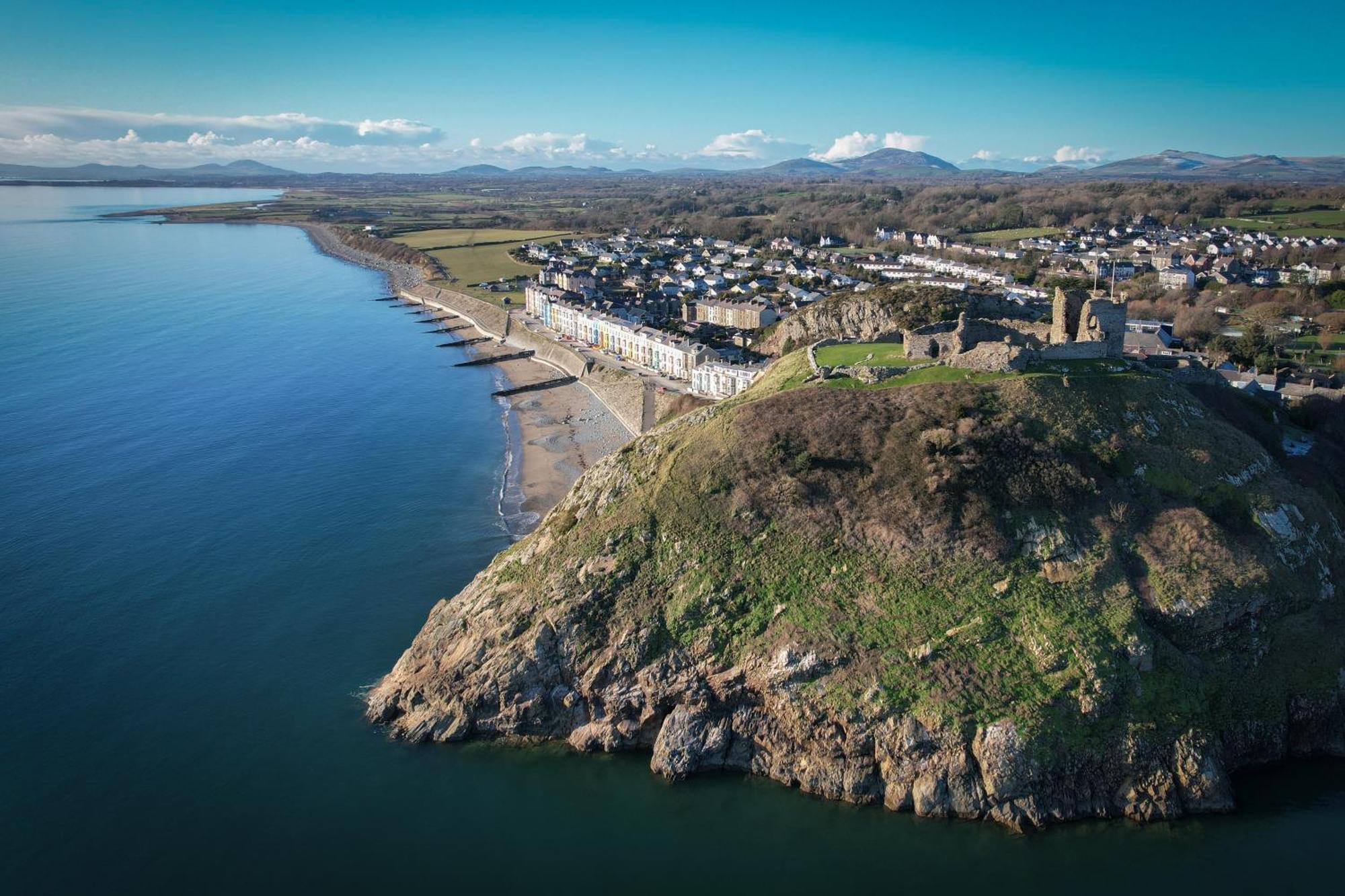 Glan Y Mor, Sleeps 20, 8 Bedrooms, 8 Bathrooms, Seafront, Criccieth Exterior photo